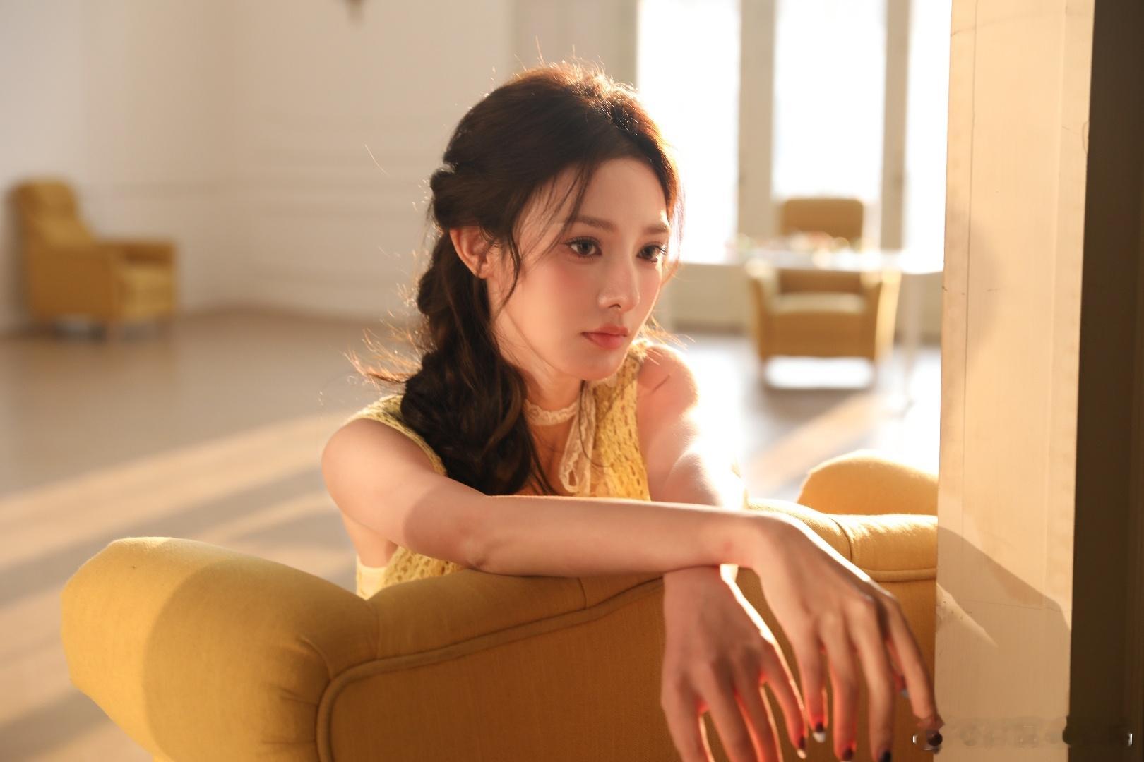 彭小苒工作室这波操作我给满分！微博直接放网盘链接，“零添加原始帧”高清物料随便存