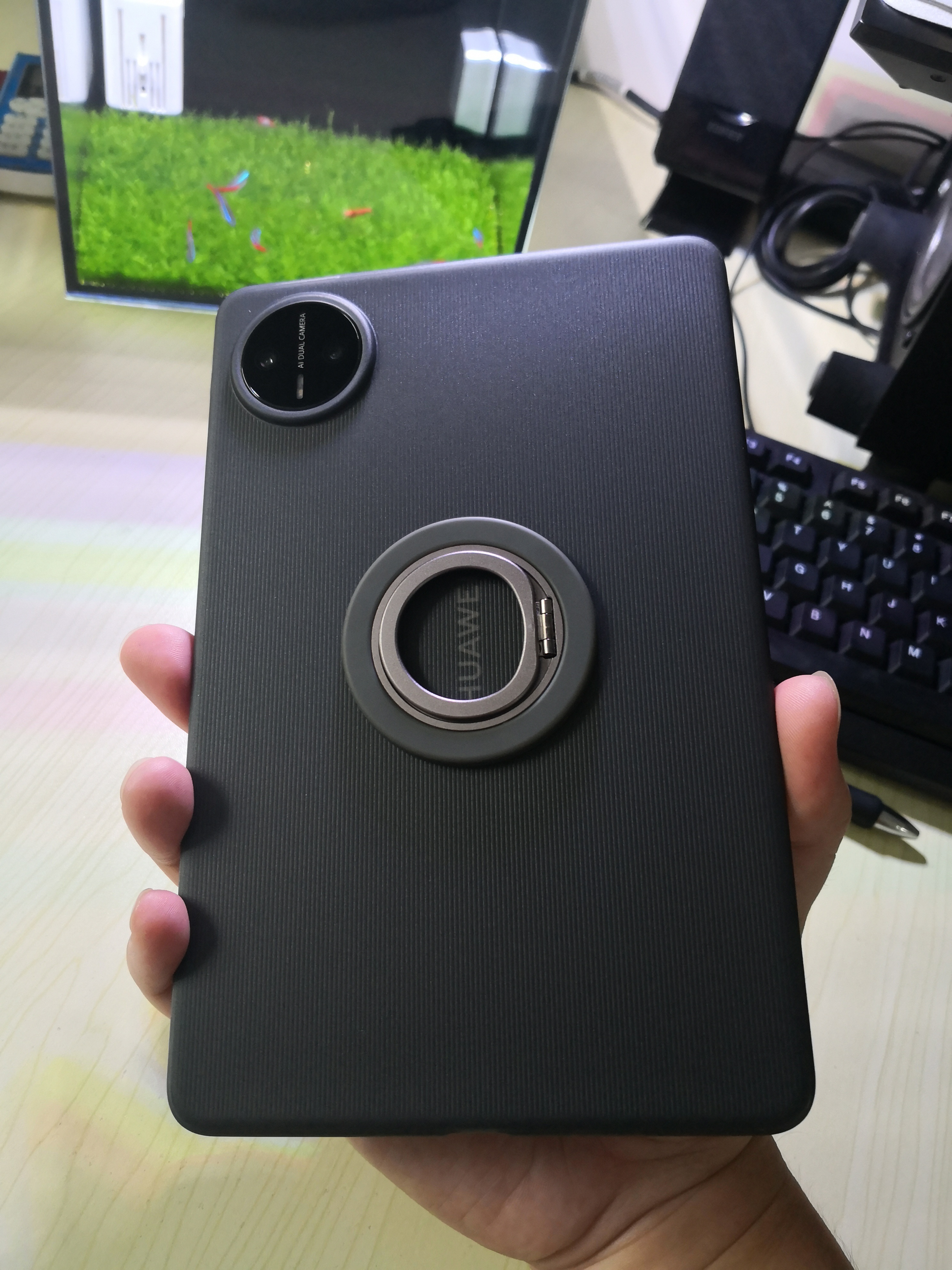 MatePad Mini 曜石黑搭配透黑超薄磁吸壳晒单这搭配好看哦 