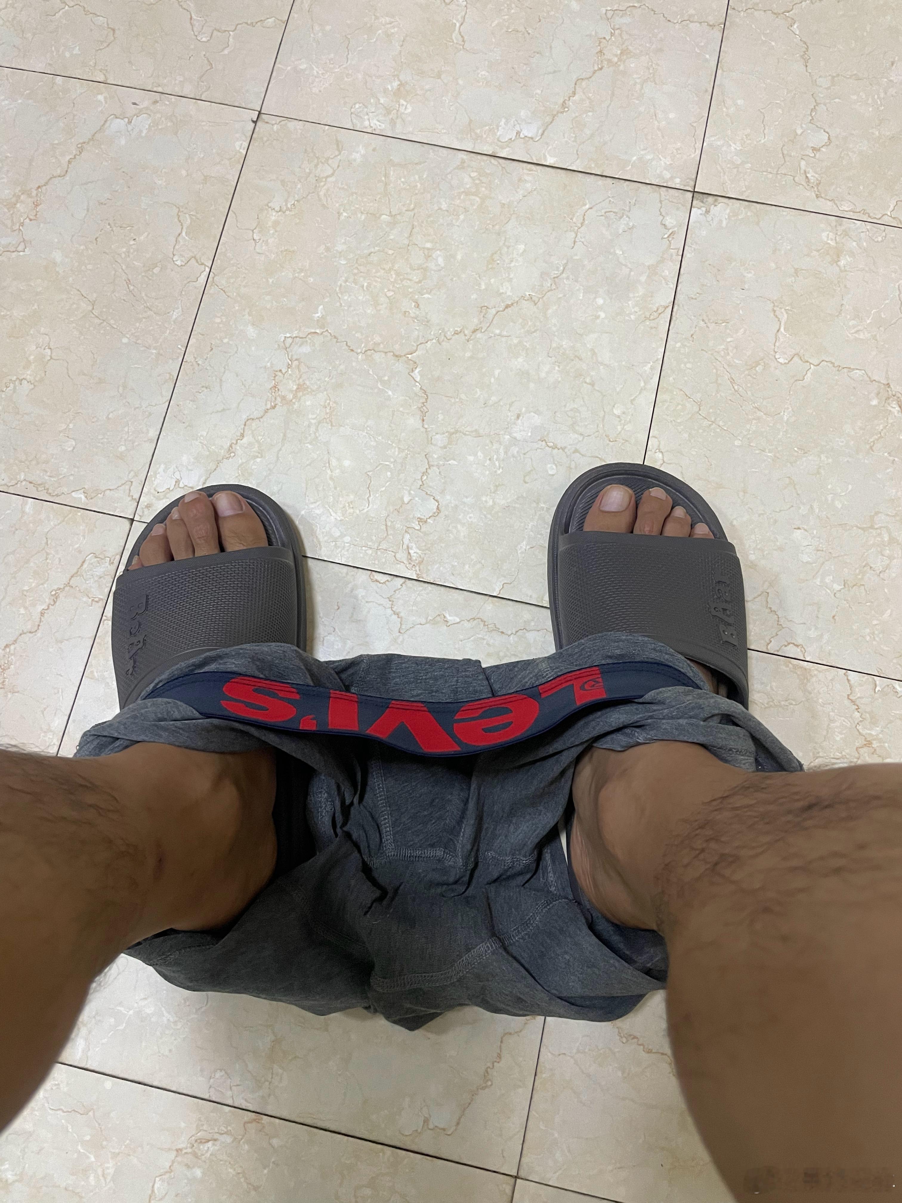 今晚要和马桶一起睡了。 ​​​