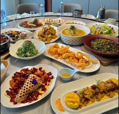 在饭店吃饭时，点菜要注意：

一、素菜
1.包菜：基本不洗；
2.韭菜：农药超标