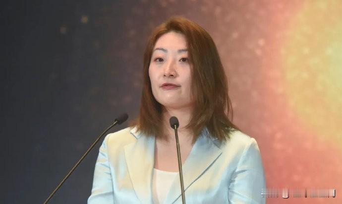 【宗馥莉重新启用娃哈哈】娃哈哈内部博弈，又出现巨大反转。36氪从两个独立信源独家
