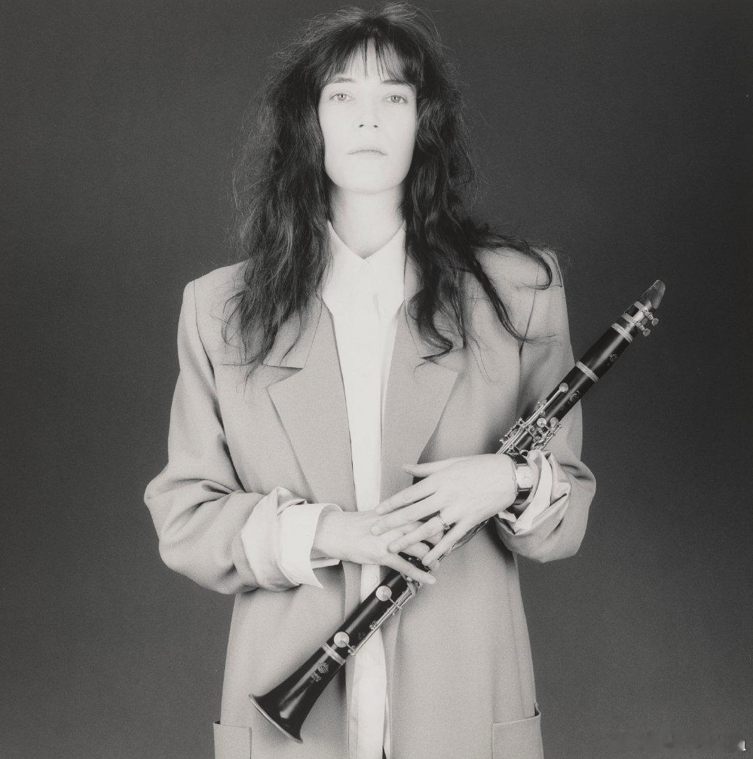 历史人物 1987年，美国著名摄影师罗伯特·梅普尔索普（ROBERT MAPPL