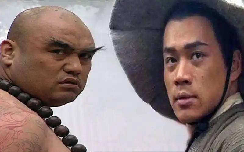 二位力气大，
功夫惊天下。
整部水浒中，
谁也不惧怕。