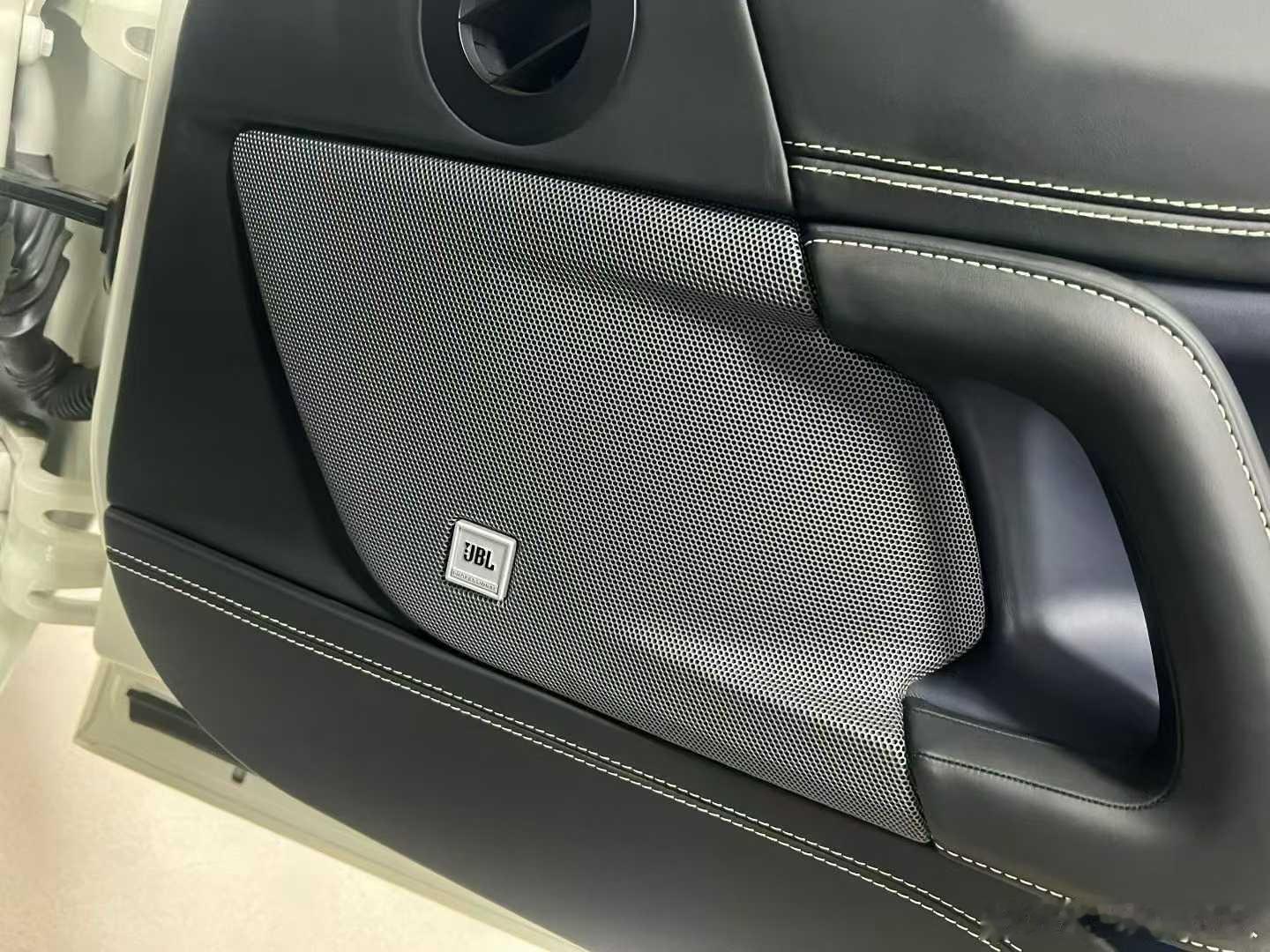 法拉利 GTC4 Lusso V12，17年上牌2.6万公里，选配底盘升降·玻璃