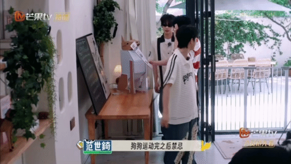 敖子逸颜安范世錡讲了段三口相声这三个人凑一块儿也是真的太搞笑了点，真的是很有默契