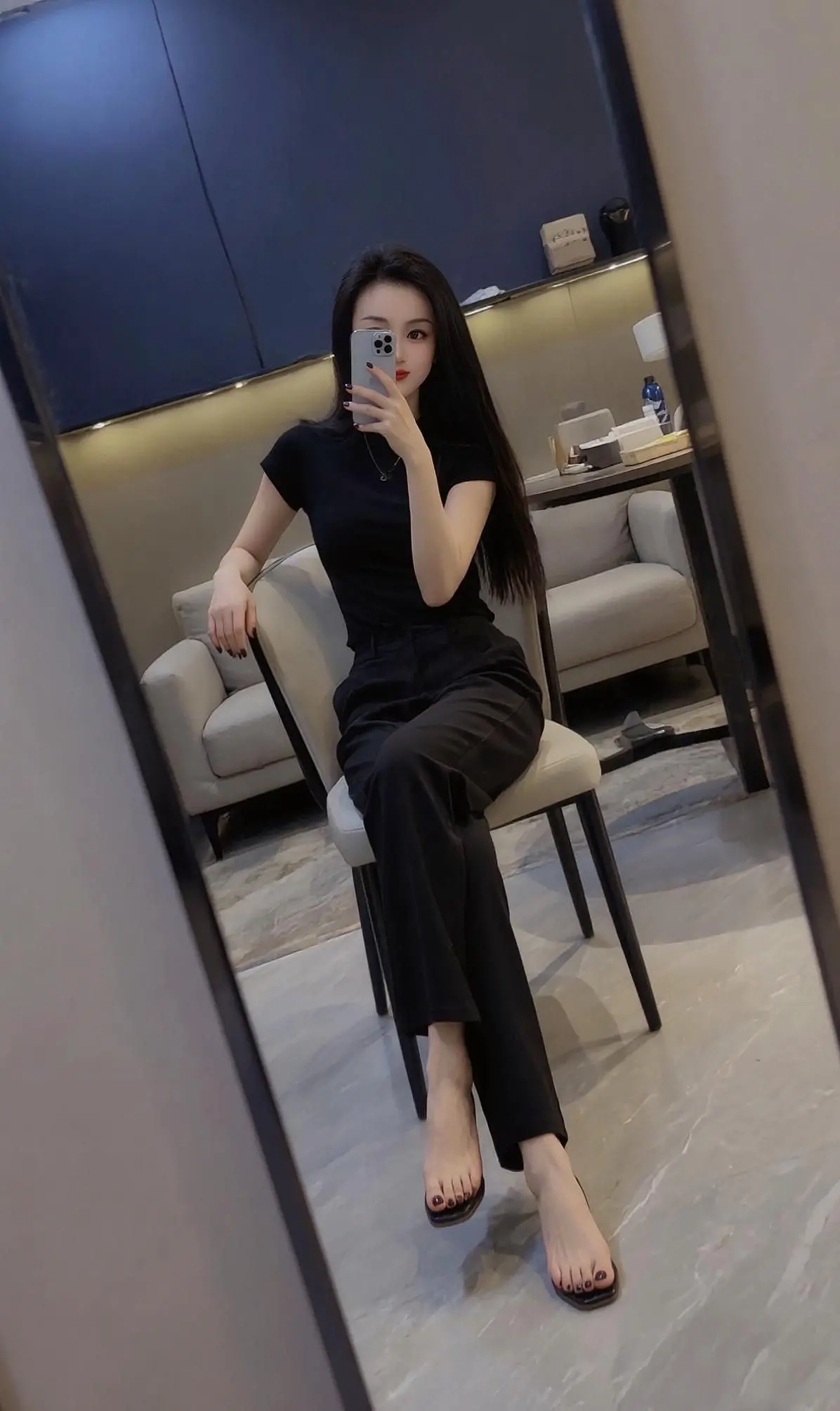 “小时候喜欢何书桓，长大后喜欢杜飞，现在喜欢秦五爷，遇上的都是魏光雄...