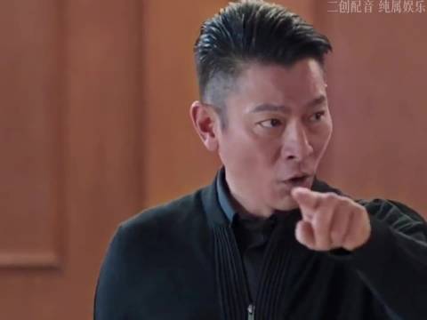 刘德华属牛的，热心善良，，助人为乐。这是他这一生悟出来的道理！
看透人性之后，便不再热衷交友，从前待