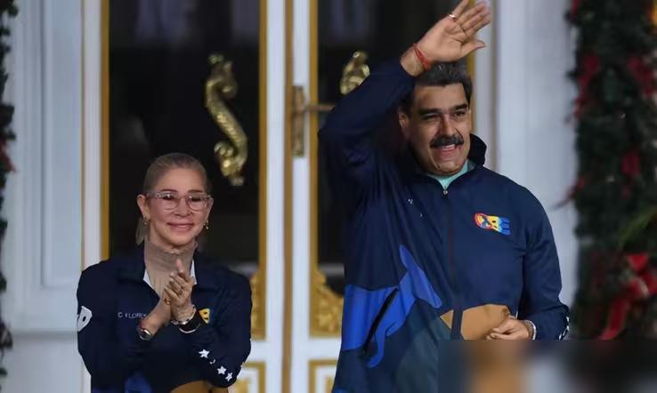 美国当局最终还是让步了，允许委内瑞拉为马杜罗夫妇缴纳律师费！

说真的之前我还以