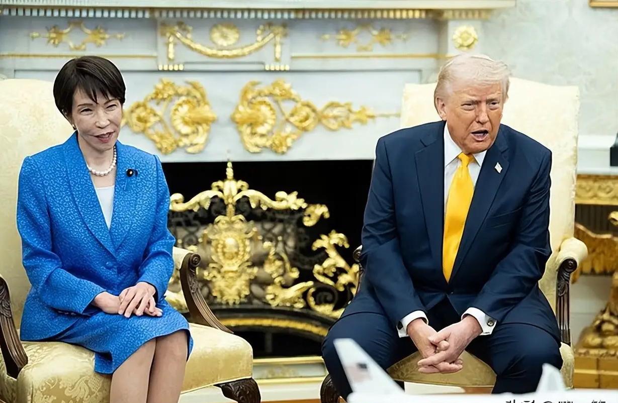 川普又整出可以载入外交史册的名场面！
3月19日，白宫椭圆形办公室
日本共同社记