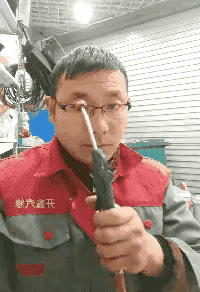 上班时黄工，下班秒变黄总。