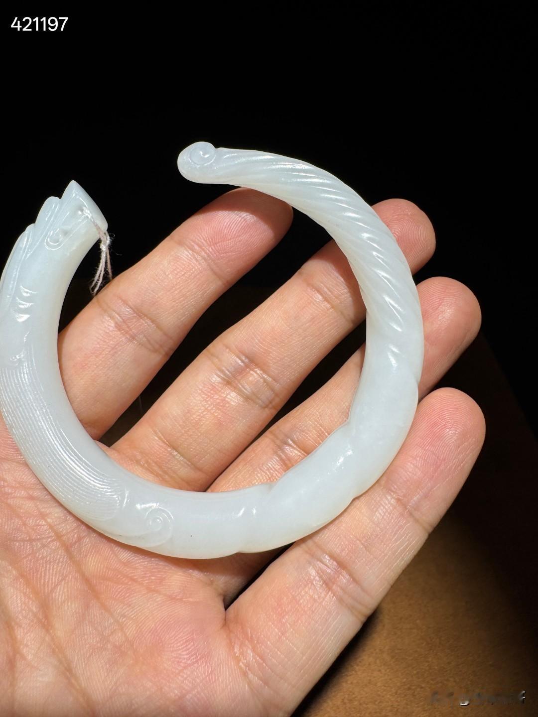 和田玉龙纹手镯 尺寸：内径5.9cm