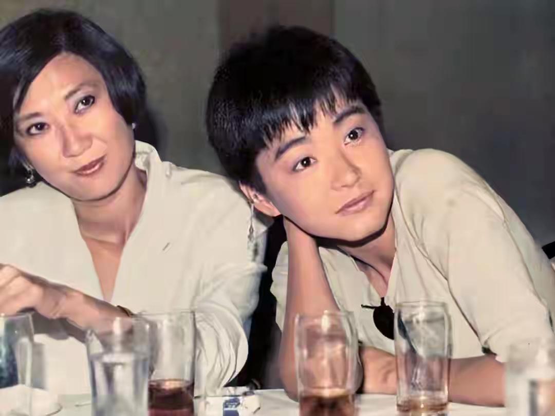 大部分男人是可以共苦，却无法同甘，
物欲的膨胀，金钱带来更多的选择，
让他们疏远