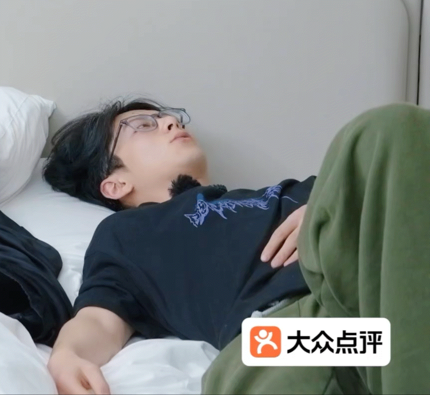 客栈里肯定也会有很多boss早上起床嘻嘻 