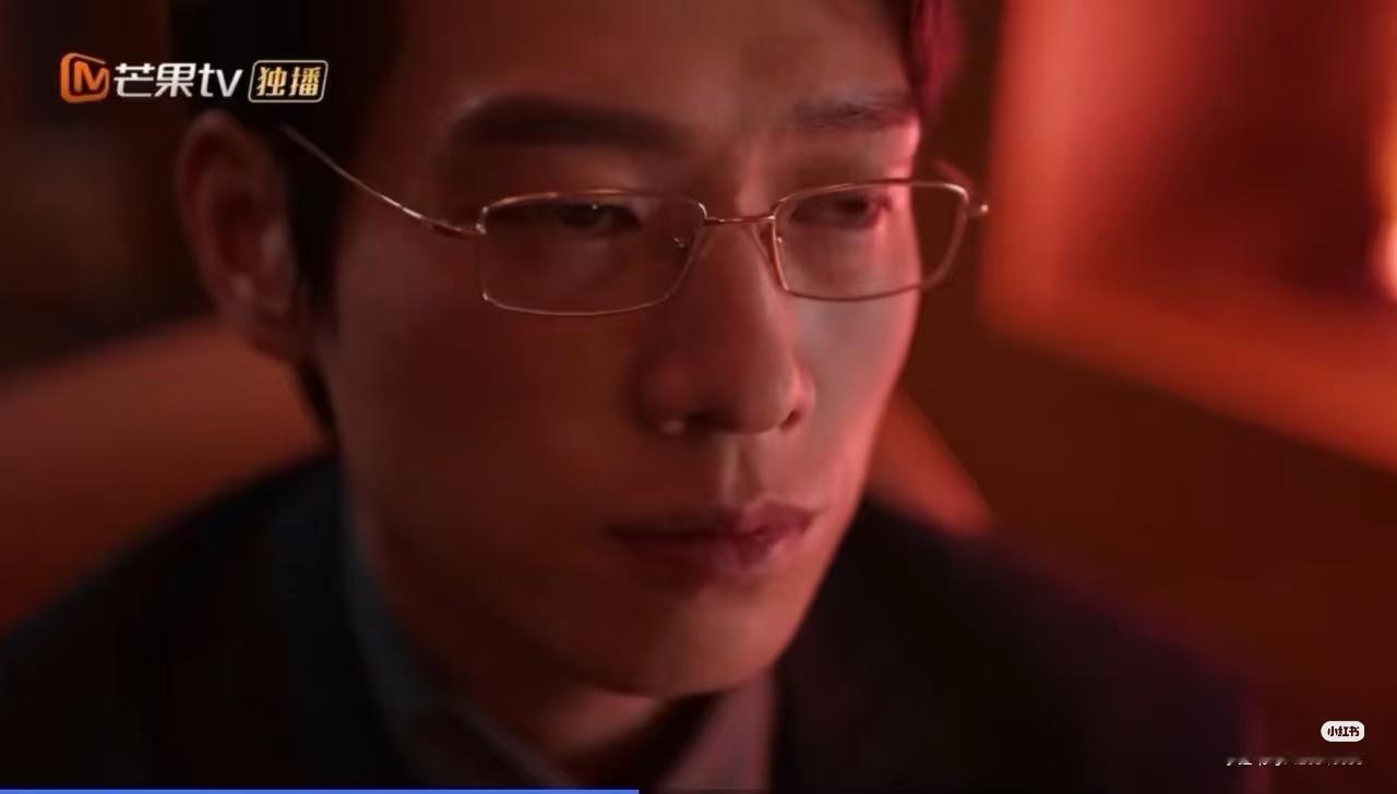 剧里的孟宴臣这样！！！
他就不是18层滤镜➕bgm营销视频那样。
坏事做绝，还要