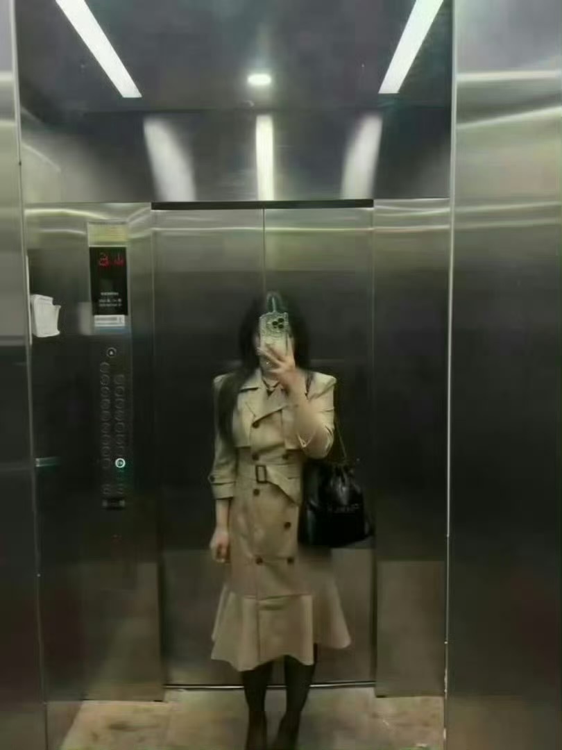 老婆：老公，你知道人除了嘴巴能吃东西，还有哪，你知道？老公：你这天天胡思乱想啥，
