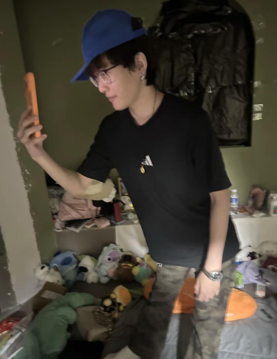被爱当然要记录啦 谢谢你包容我的情绪 陪我一起搞怪   总是能逗我开心 在我灰心
