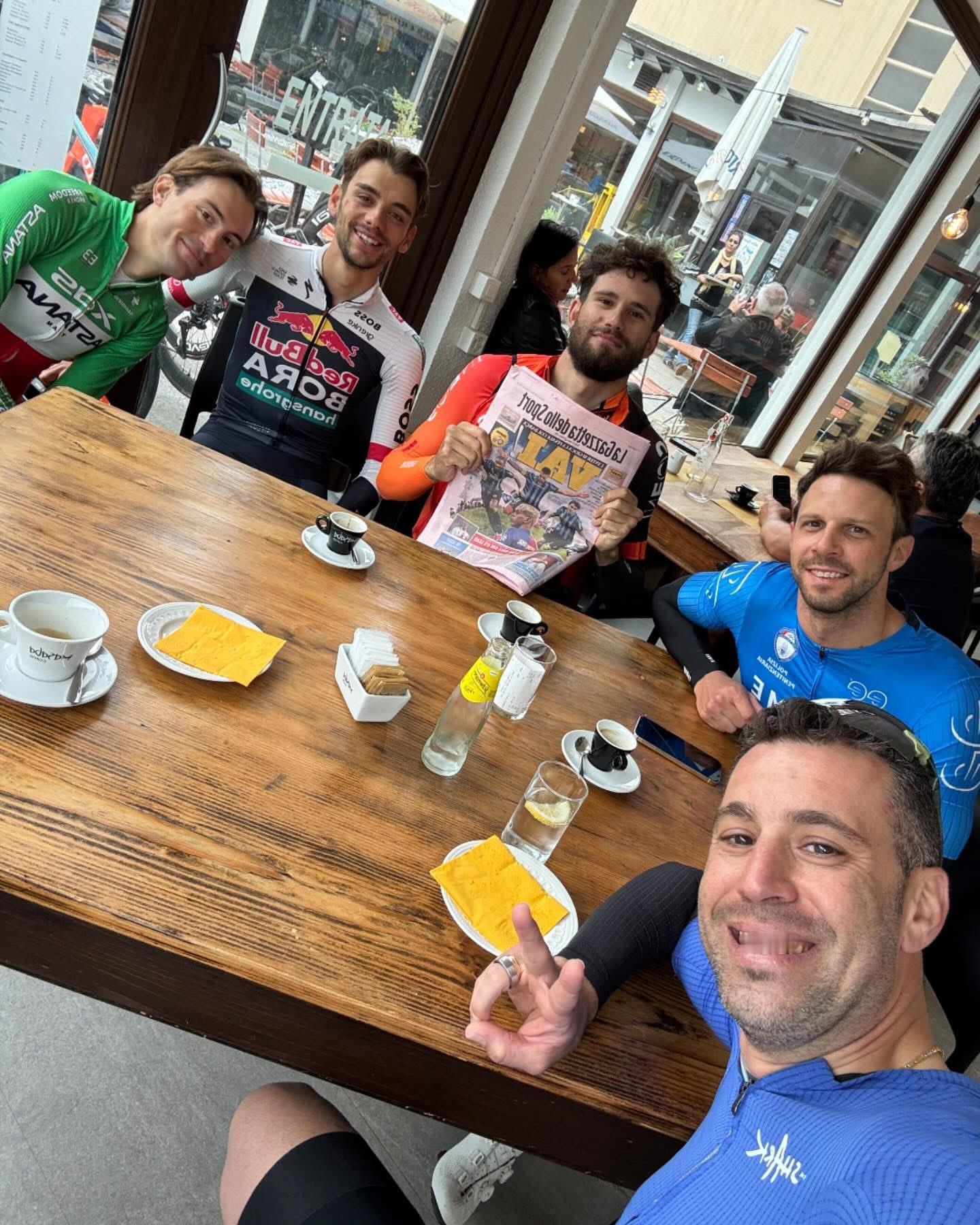 没去比2025环意 的意大利车手合影：甘纳、贝蒂奥尔、索布雷罗，还有尼巴利[do