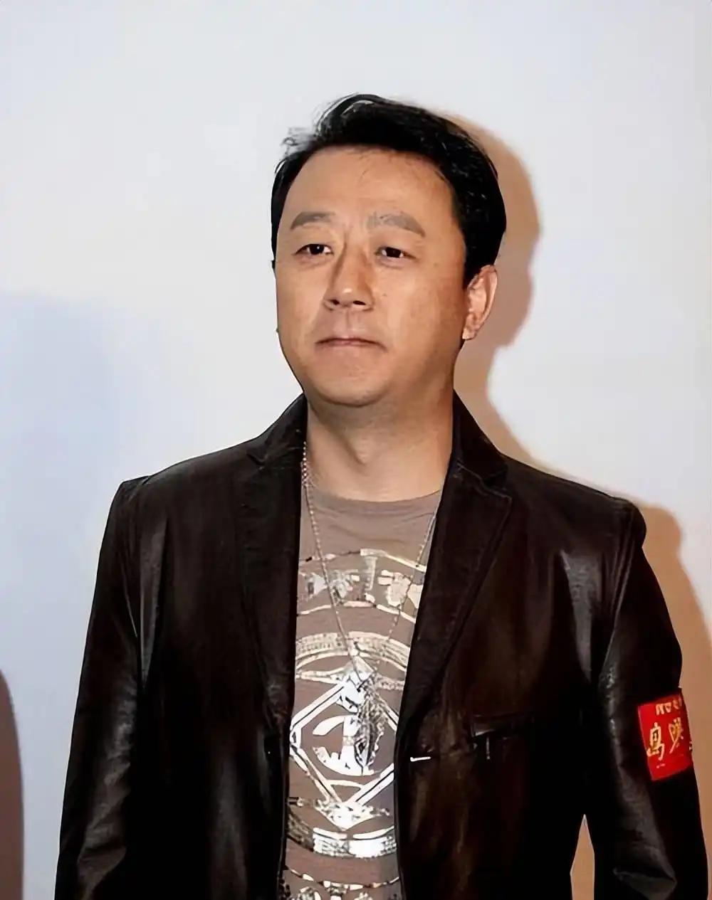 郭涛拍完《父母爱情》44集，拿着8万8的片酬正准备收工回家，结果扭头听说女主角梅