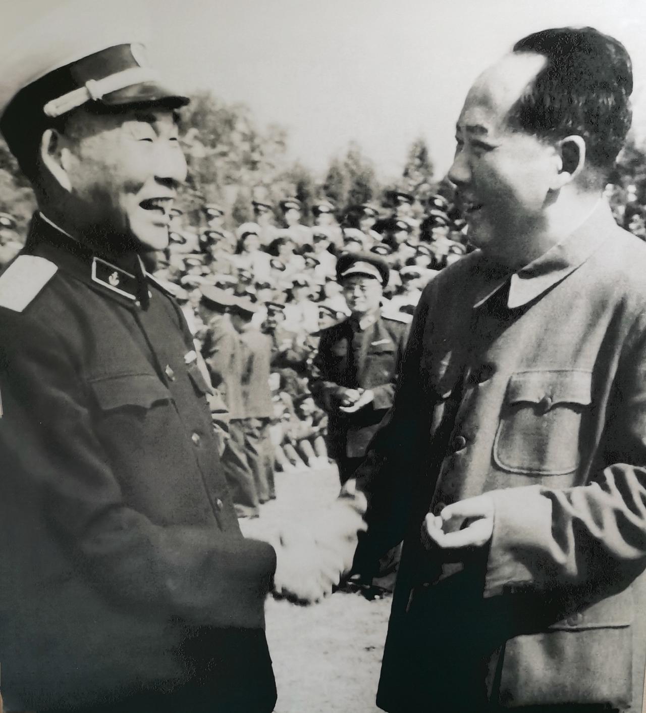 历史证明，毛主席没有看错人。新中国后，毛主席钦点第十二兵团司令员萧劲光担任首任海