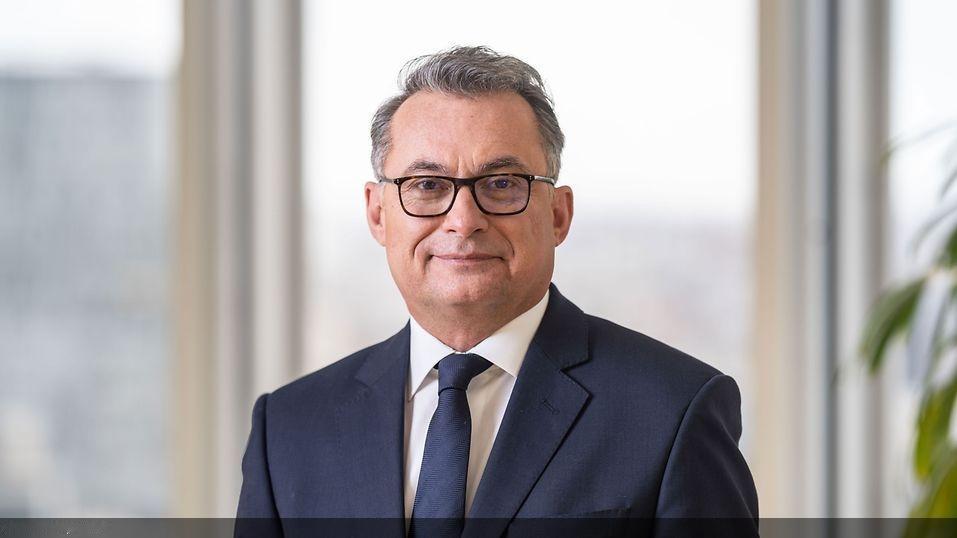 据彭博社24日报道，德国中央银行行长纳格尔在接受媒体专访时表示，欧洲需要保护关键