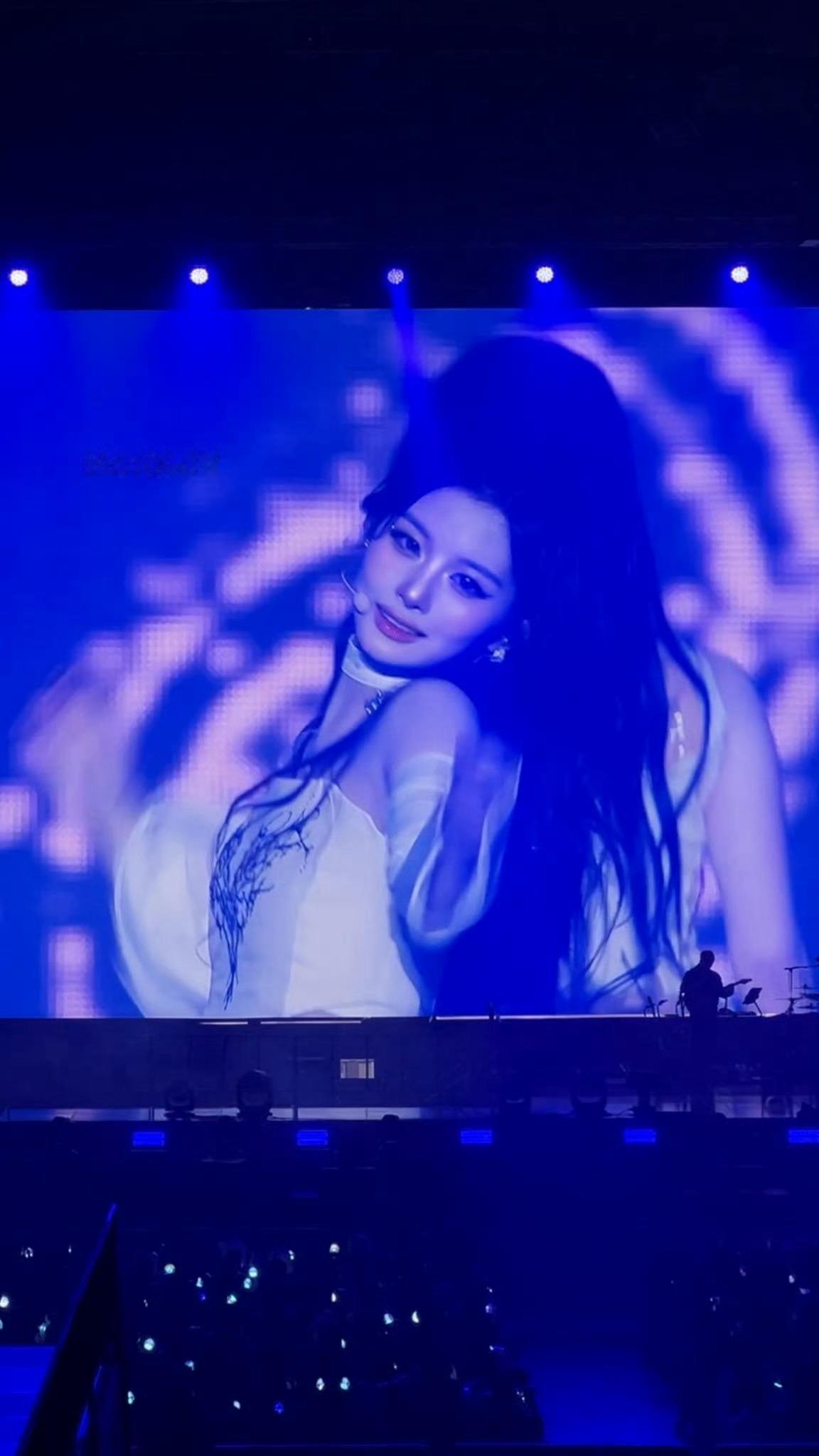 【雪允】维纳斯的歌声／aaa红毯