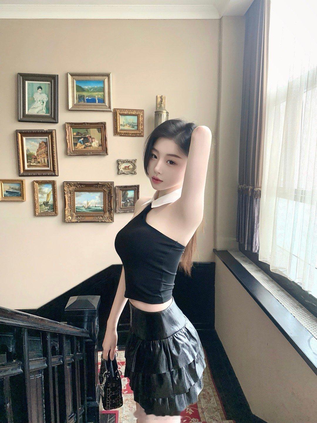 小猫喜欢谁就粘着谁 ៷>ᴗ<៷ 