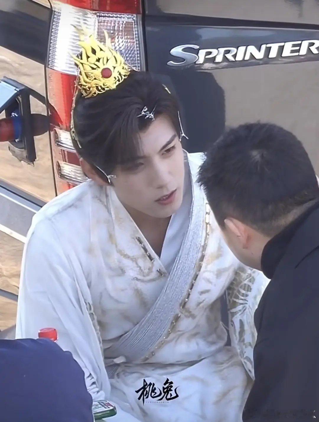 赵一博要不然还是老老实实种地呢，种地吧比较适合你，这个古装真的一样难尽 ​​​