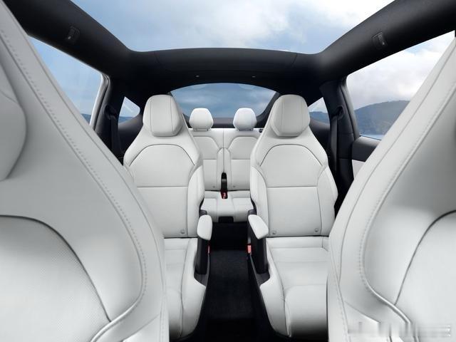 特斯拉Model Y L浅灰色内饰官图发布这款被称作