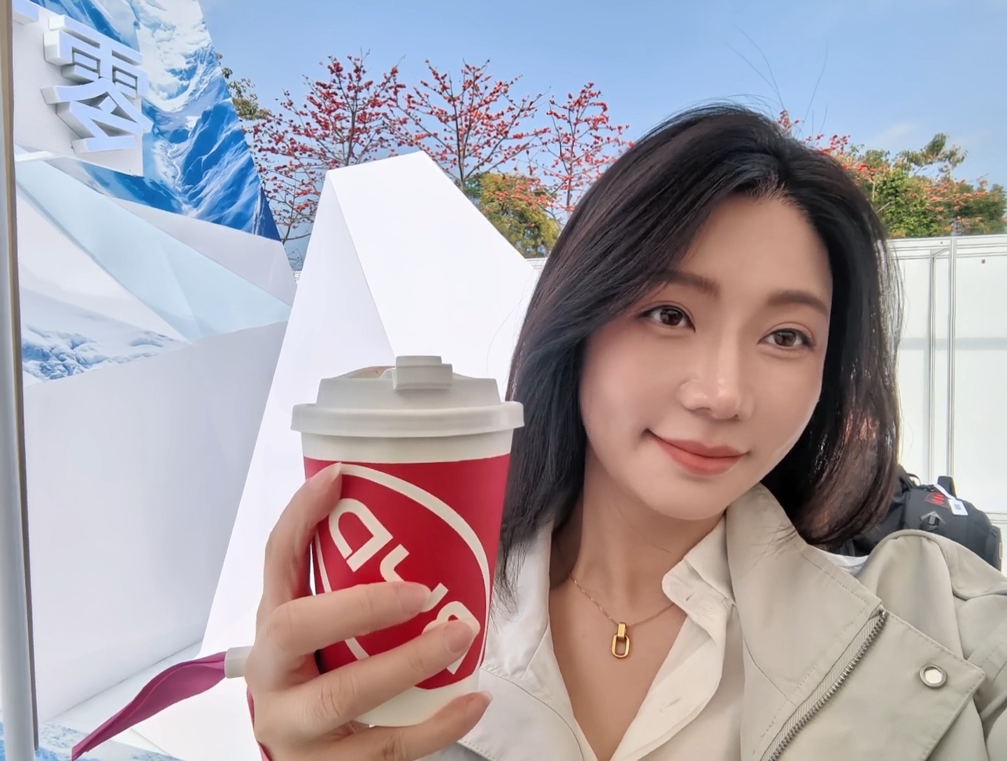 体验了比亚迪第二代刀片电池+闪充桩，确实很快，很惊喜！让充电不用等待，甚至比加油