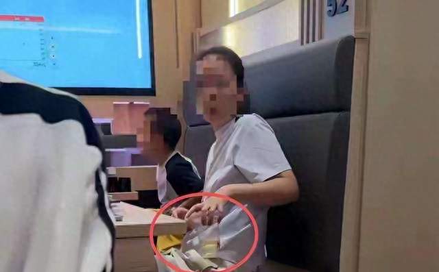 寿司郎接尿事件后续！一句“谁要喝柠檬”，撕开无数家庭的遮羞布