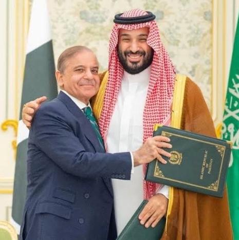 炸了！中东彻底变天了！

谁也没想到，沙特居然敢这么硬气——直接把自家的核心空军