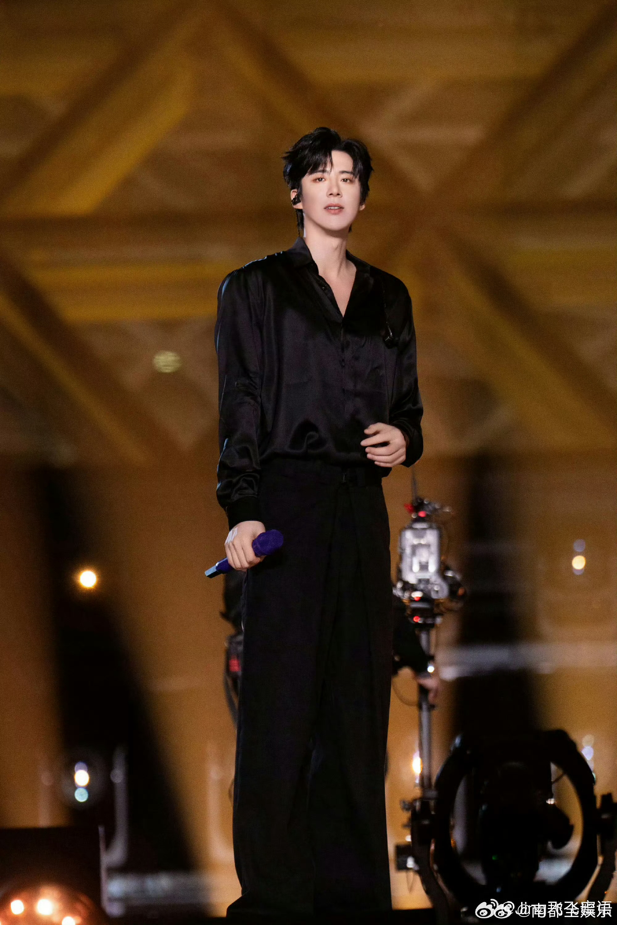 刘宇宁将和任贤齐共唱武侠曲21日，刘宇宁发文透露将和任贤齐搭档带来合作舞台共唱武