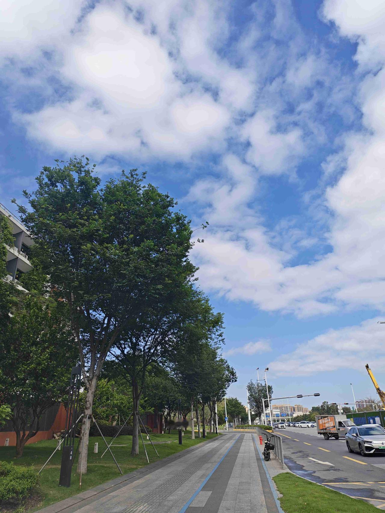 我的今日状态：😁轻松愉快
我这里的天气：☀️晴天
