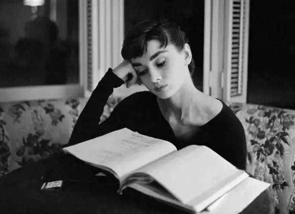 多数事并不如你想的那样一帆风顺，但你却因此成为了可以乘风破浪的人。 ——刘同一路