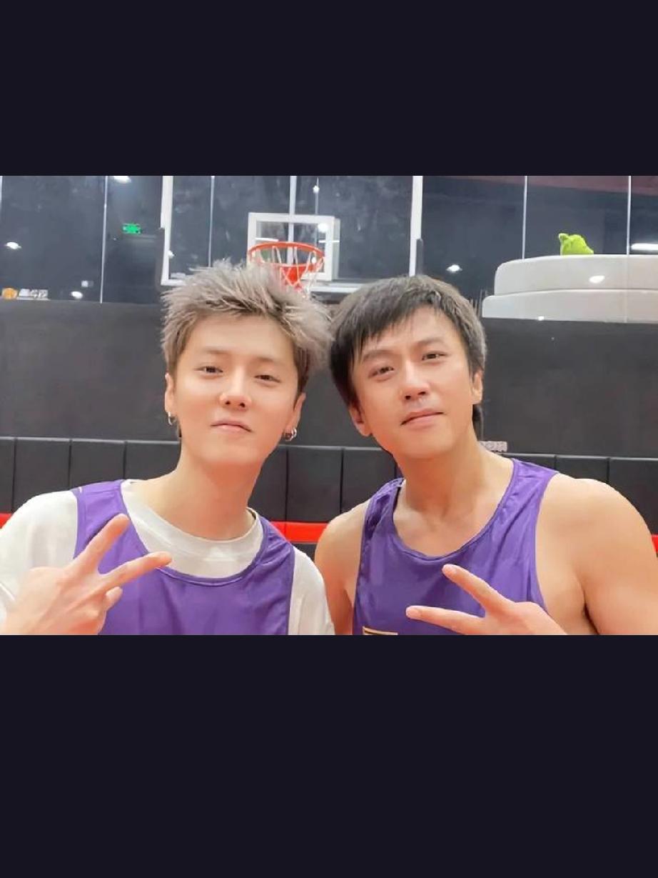 七年，邓超看透了鹿晗。
 
跑男隐藏摄像机整蛊，邓超佯装发火摔东西。
鹿晗第一个