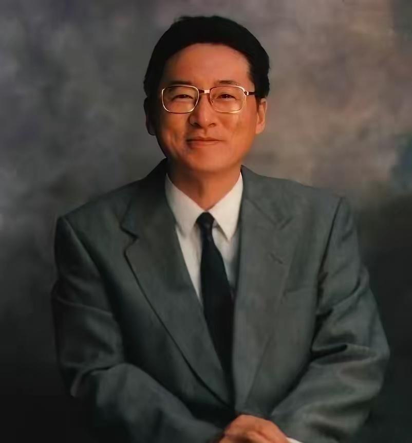 李敖说：“一个人在社会上，礼貌是没有用，谦逊也没用，古道热肠也没有用，忠厚老实也
