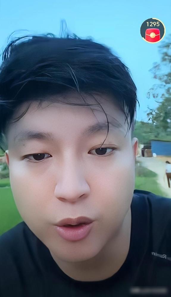 小松终于坦白！帮不帮亲戚建房，流量是关键

我刷海外生活类博主快五六年了，真见太