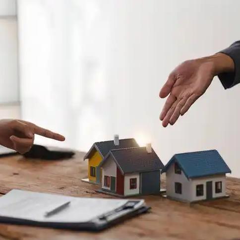 法院最终判决七兄妹按法定继承分割109万元遗产，儿子提交的录音遗嘱无效。
案件核