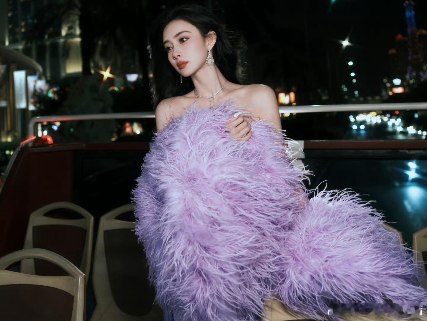 孟子义淡紫色长裙 mzy 孟子义窦昭  孟子义窦昭好漂亮.这是带着九重紫的应援色