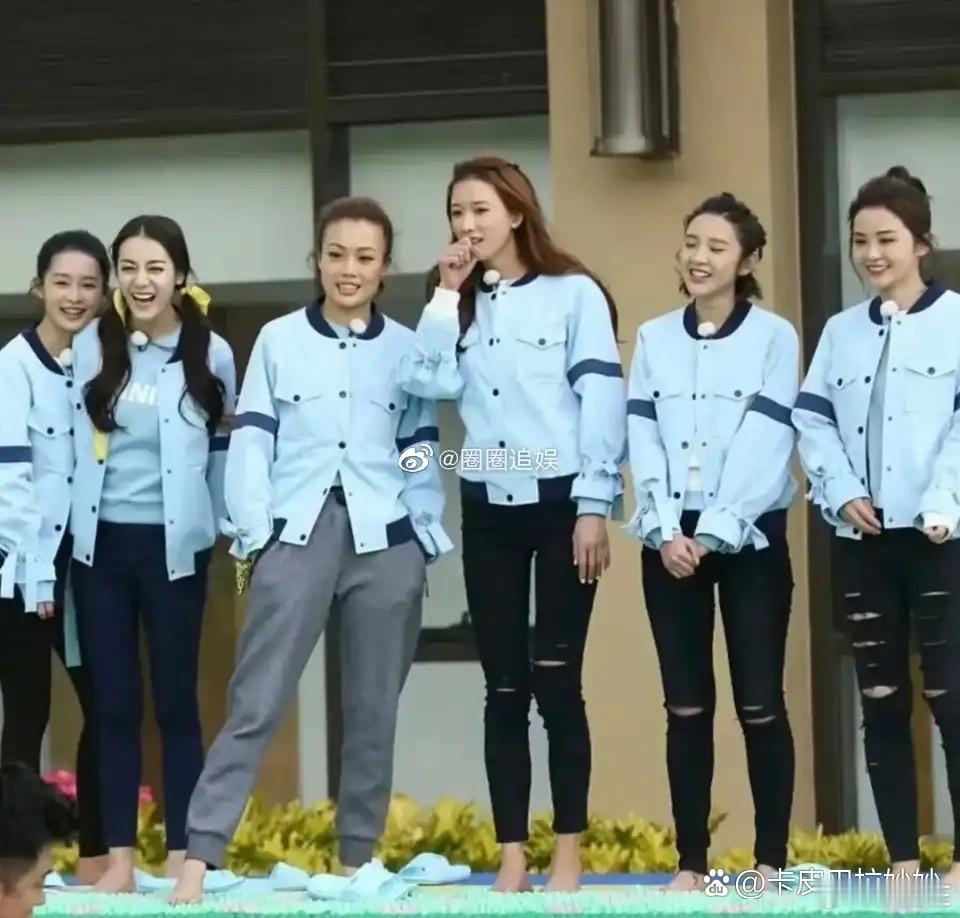 第一眼看到林志玲，却被一旁的李沁美哭了。 