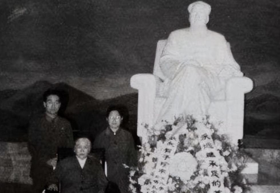 1984年，贺子珍在上海病逝，最初的葬礼方案是按副省级待遇操办，但有些老同志提出