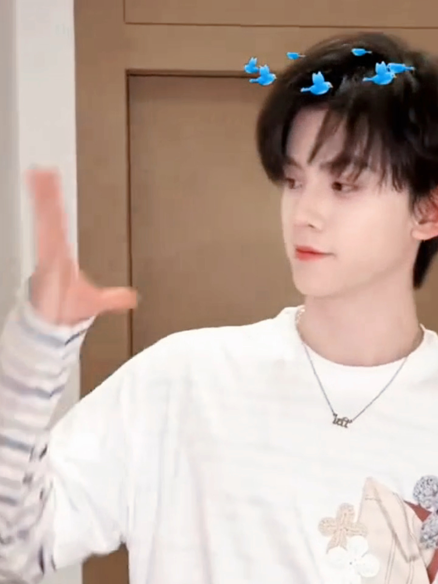 盯着这个儿童手指看了522遍🤌左航一路向海的少年 。TOP新歌手势舞