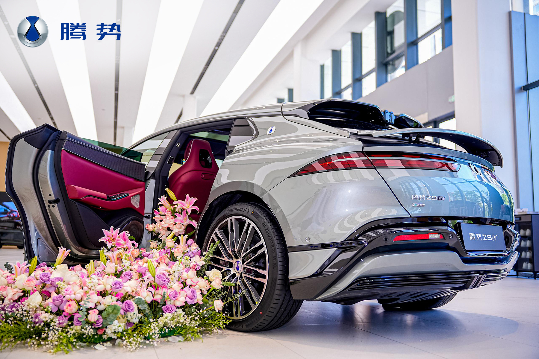 全球首台第二代刀片电池及闪充车型交付 啥叫上市即交付，新款腾势Z9GT刚上市一周