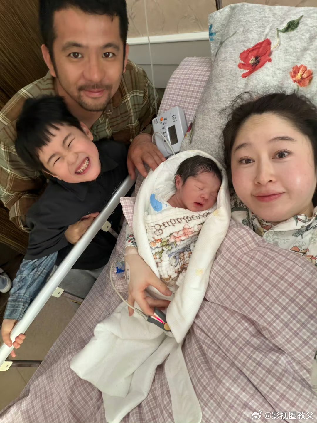 马立奥有妹妹了 恭喜马立奥！4月1日，马杨、马君妍官宣二胎女儿出生，晒出一家四口