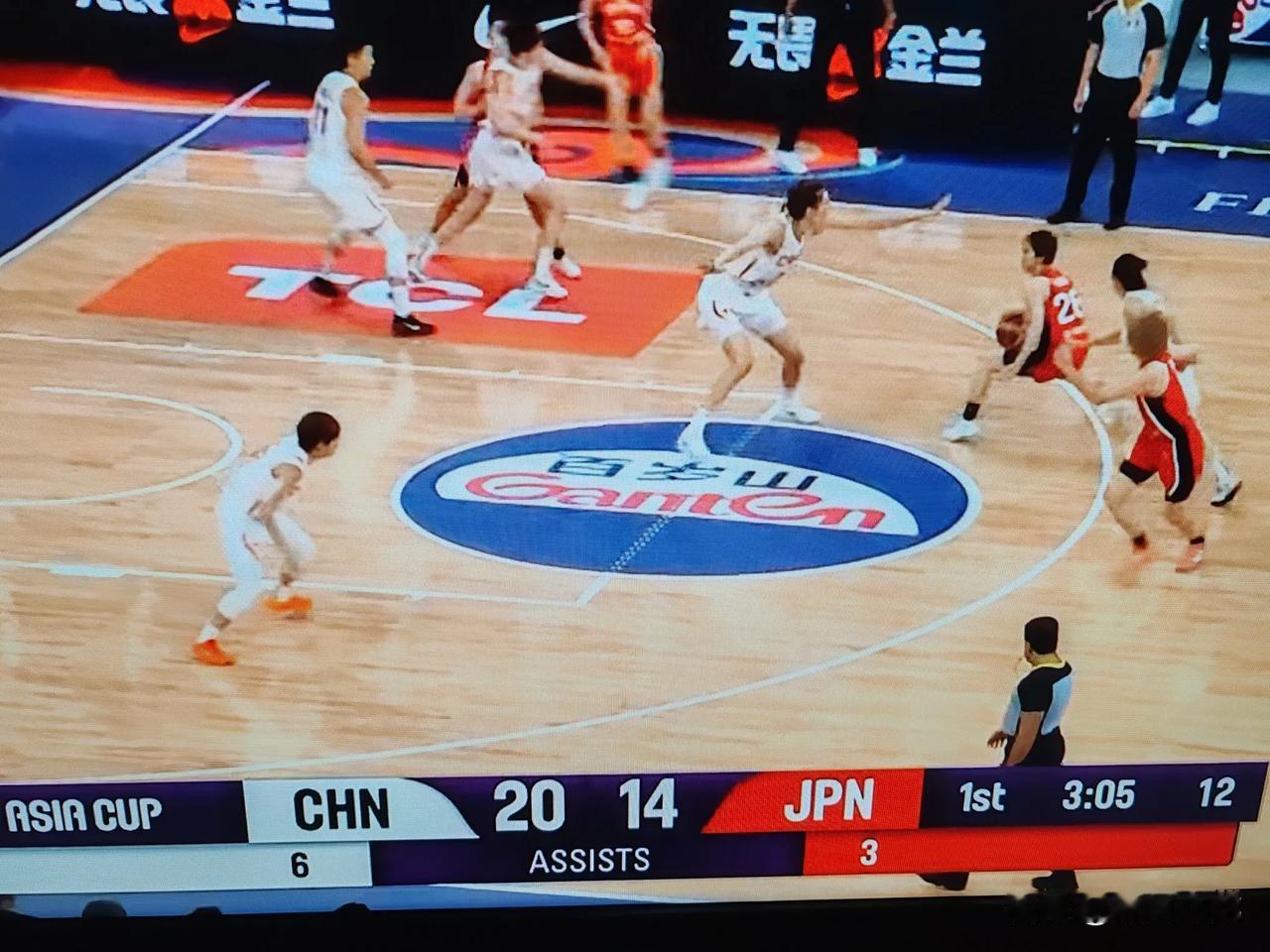 27：27，女篮亚洲杯中国女篮半决赛首节战平
正在进行的女篮亚洲杯半决赛，中国女