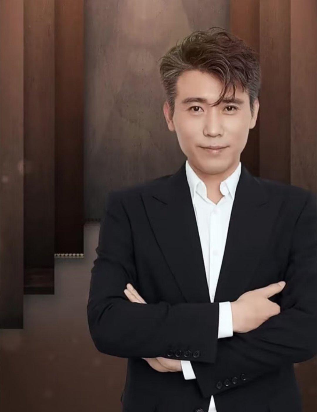 李乃文 老来得粉建议多让这种老演员上综艺，激发老艺术家的潜力[哈哈][哈哈][哈