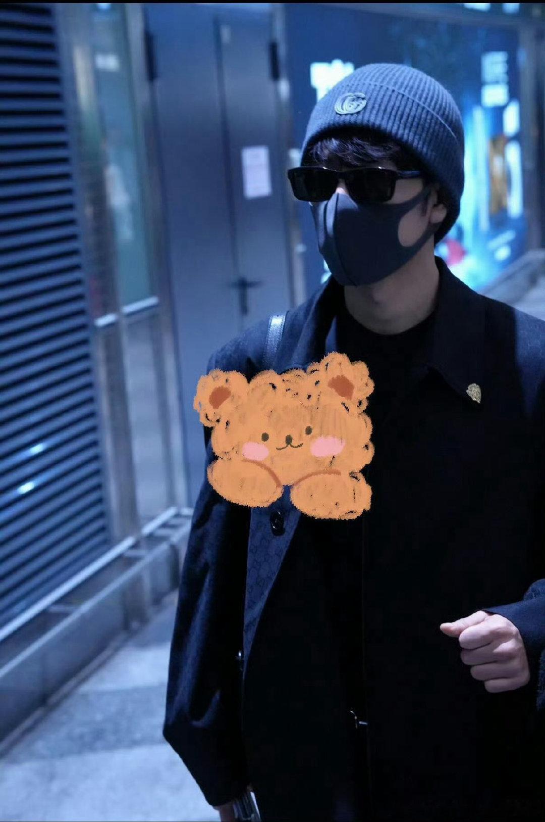 肖战到达米兰了，期待这个帅哥的时装周旅程 