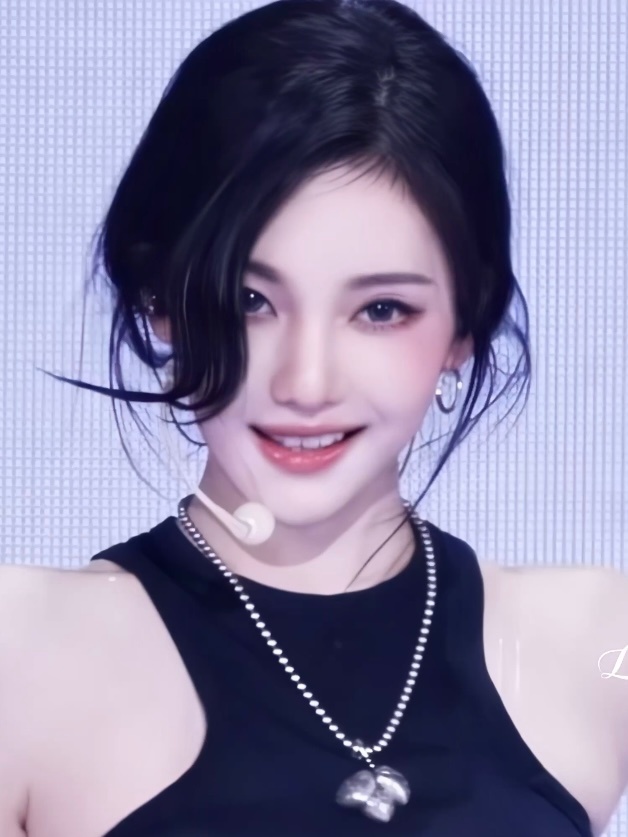 【宁艺卓】猫女殿下aespa新歌初舞台 cr logo ​​​