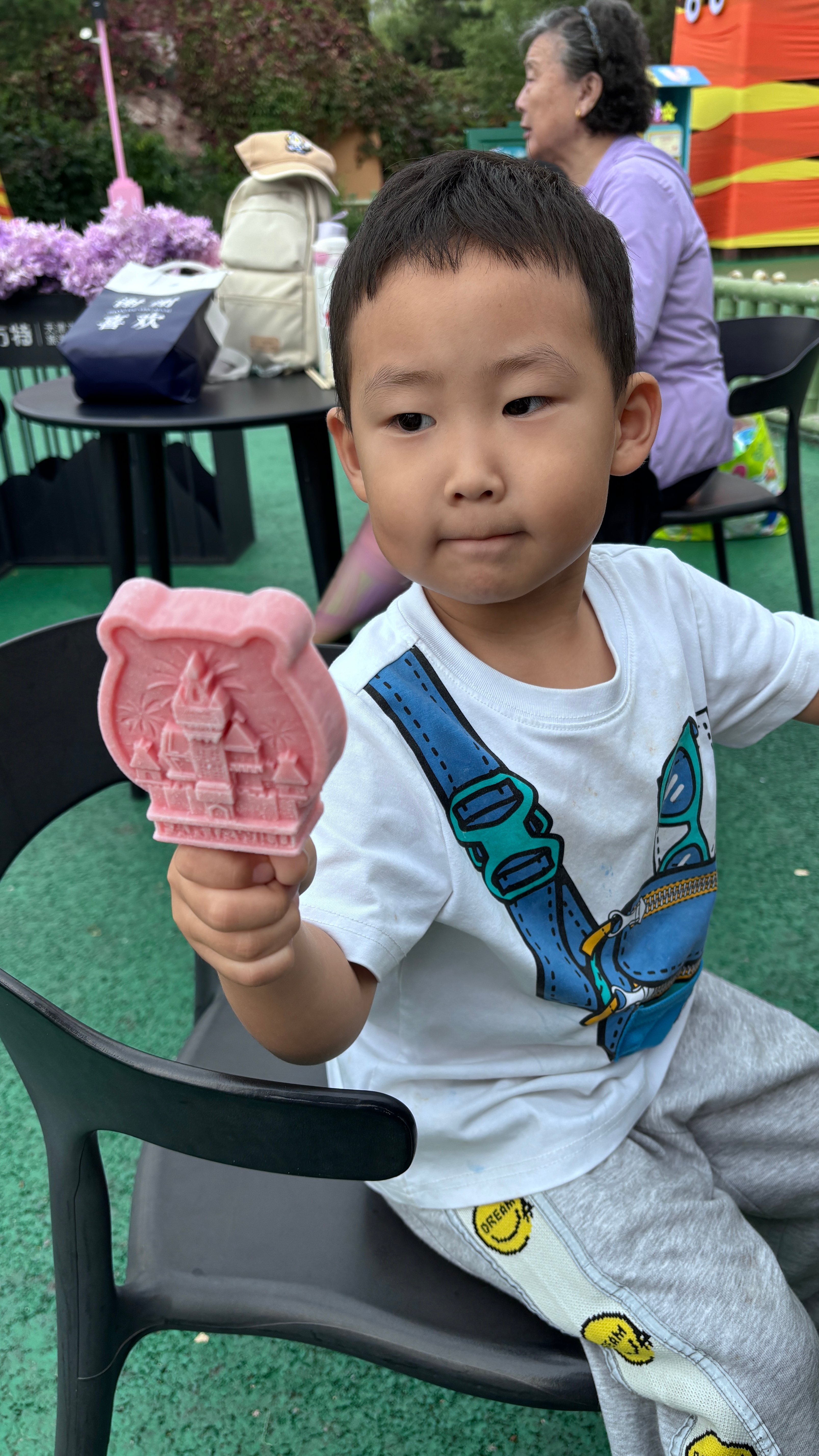 亲子大玩家十一最快乐的就是陪孩子玩，方特今天人不多很多项目都可以玩，今天攻略就是