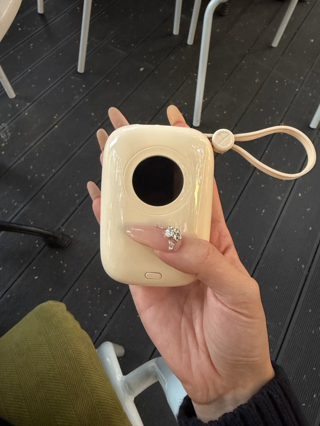 有3C认证的充电宝还能带上飞机吗还是可以带上的。新规有一年的过渡期，目前可以带上